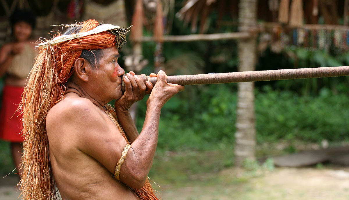 Yahua_Blowgun_Amazon_Iquitos_Peru_Creative Commons_Attritbue photographer JialiangGao